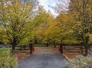 17 Fox Hill Rd, Califon, NJ 07830