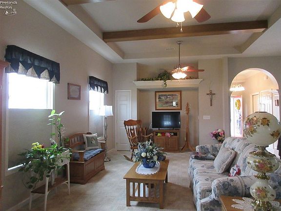 5th image of 18 Grassland Cir