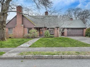 93 Cambria Ct, Pawtucket, RI 02860