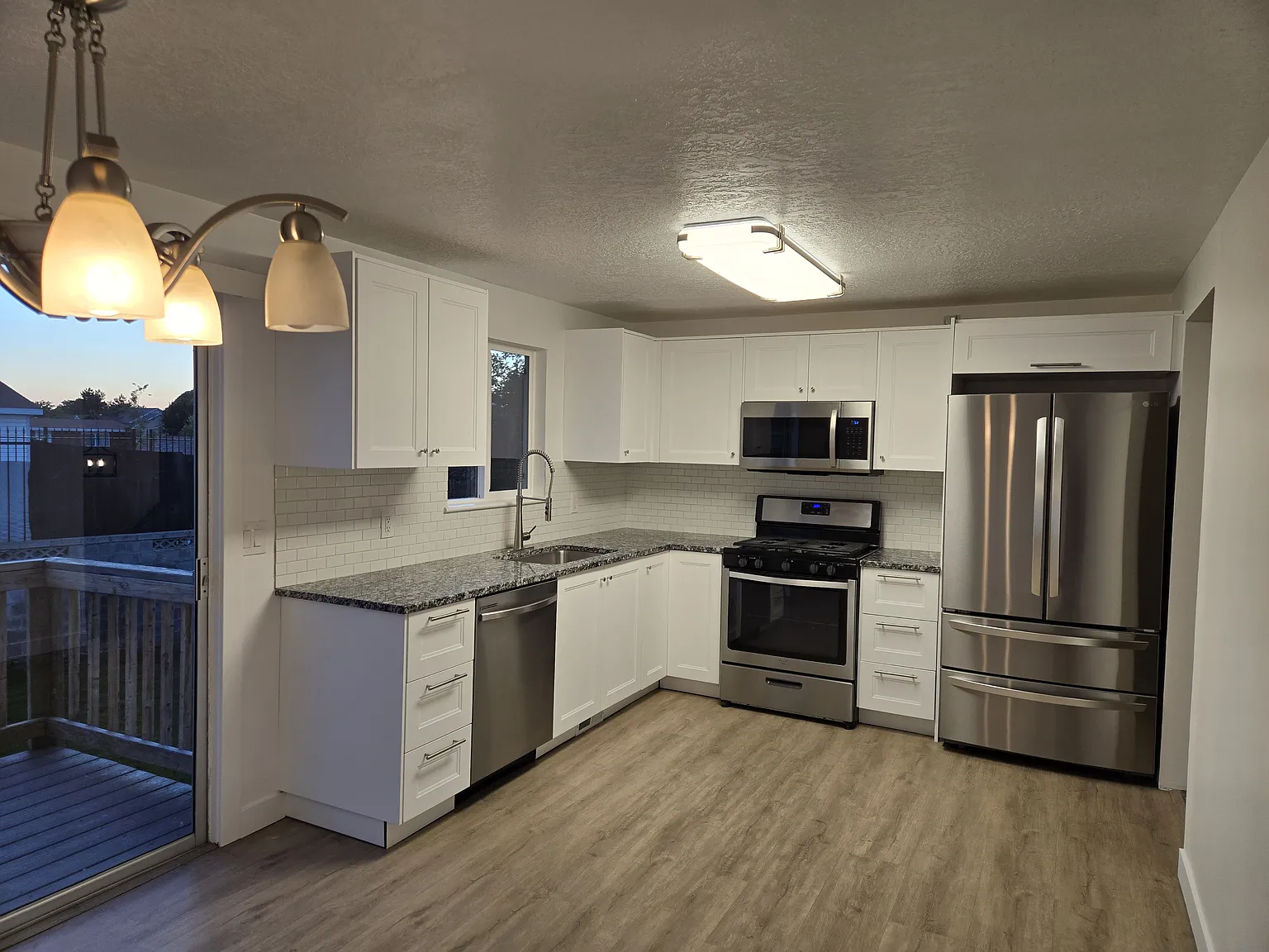 4 bed, 1964 sqft, $2,450 — Photo 3