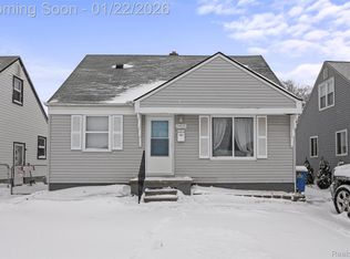 29820 Quinkert St, Roseville, MI