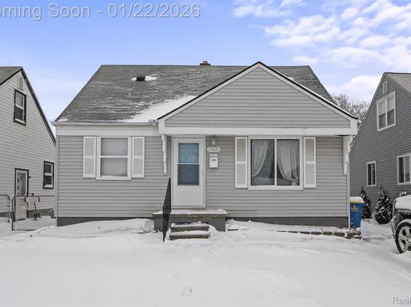 29820 Quinkert St, Roseville, MI 48066