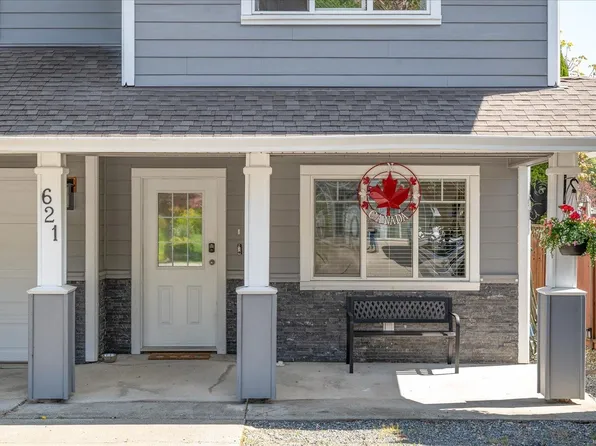 621 Oakwood Rd, Ladysmith, BC V9G 2C1