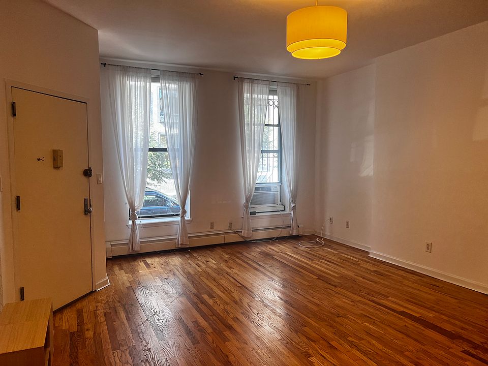 1st image of 658 Dean St #1
