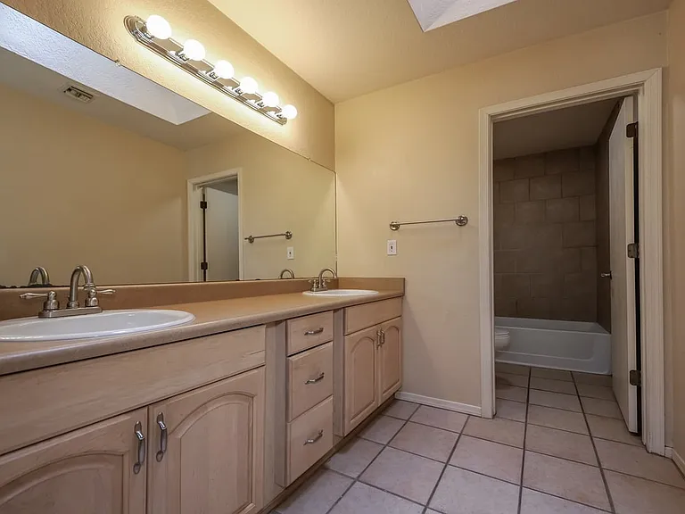 3080 W Placita De La Roseta — Photo 5