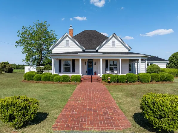 178 Moore St, Omega, GA 31775