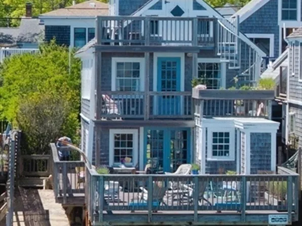 109 Commercial St, Provincetown, MA 02657
