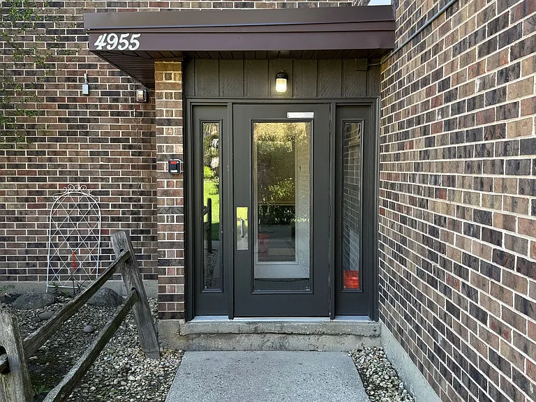 Fender Creek Apartments — Photo 4