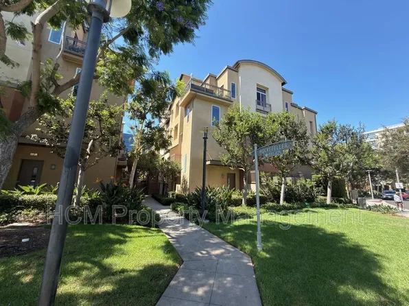 595 Rockefeller, Irvine, CA 92612