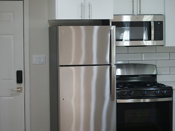 4th image of 3526 E Ponce De Leon Ave