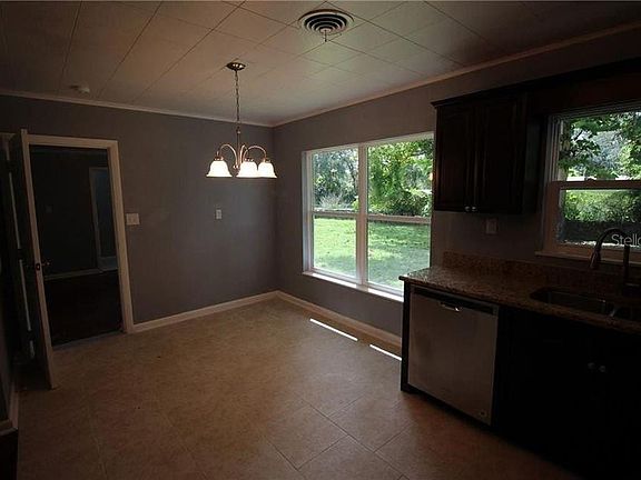 3rd image of 1480 Hillside Dr