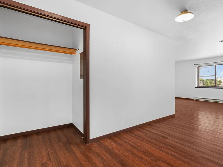 110 N Commercial Street — Photo 13