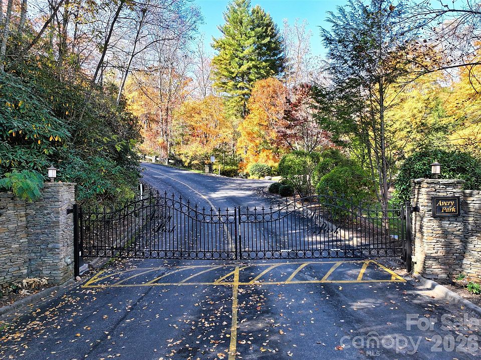 1st image of 829 Stoney Stream Ln