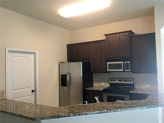 4th image of 9808 Hedge Bell Dr
