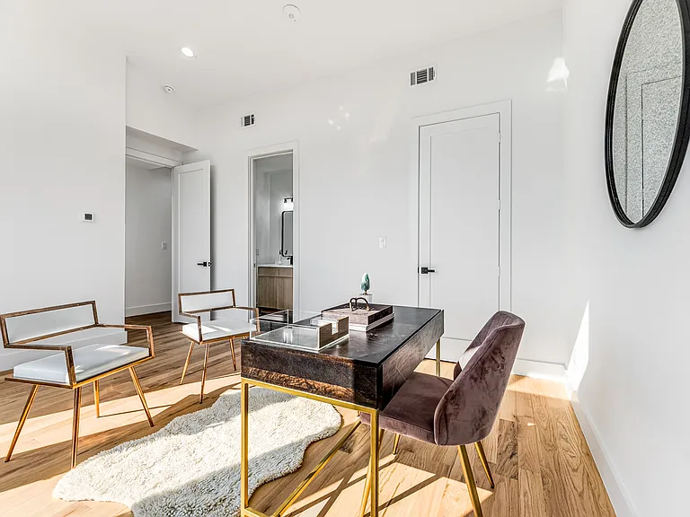 2080 Kelly Ave #102 — Photo 12