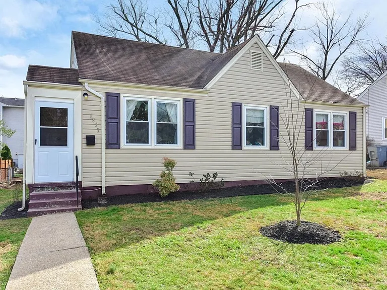6835 Westmoreland Rd — Photo 1
