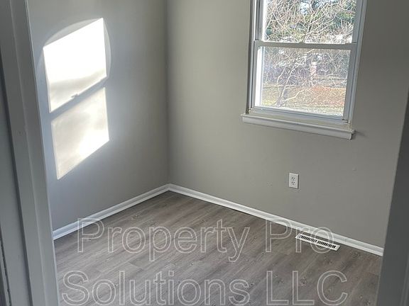 4th image of 1446 Harford Square Dr