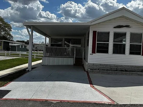 37811 Chancey Rd #225, Zephyrhills, FL 33541