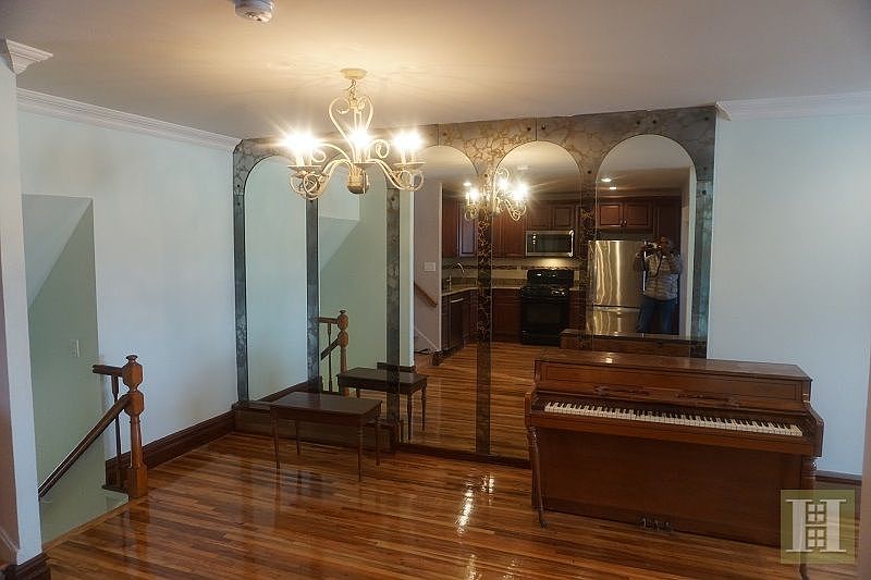 1st image of 1074 E 86th St #1