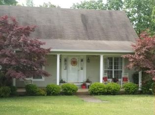423 Crabtree Rd, Selmer, TN 38375