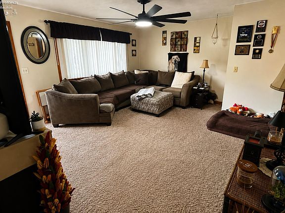 3rd image of 1400 Linger Dr