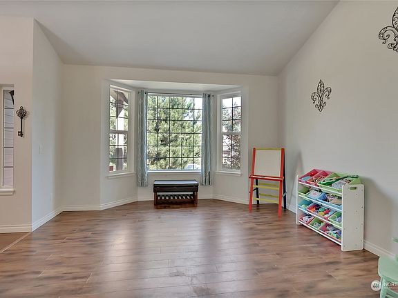 5th image of 4034 202nd Street E