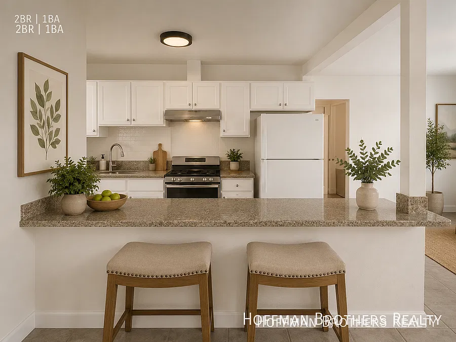 2838 W Vernon Ave — Photo 2