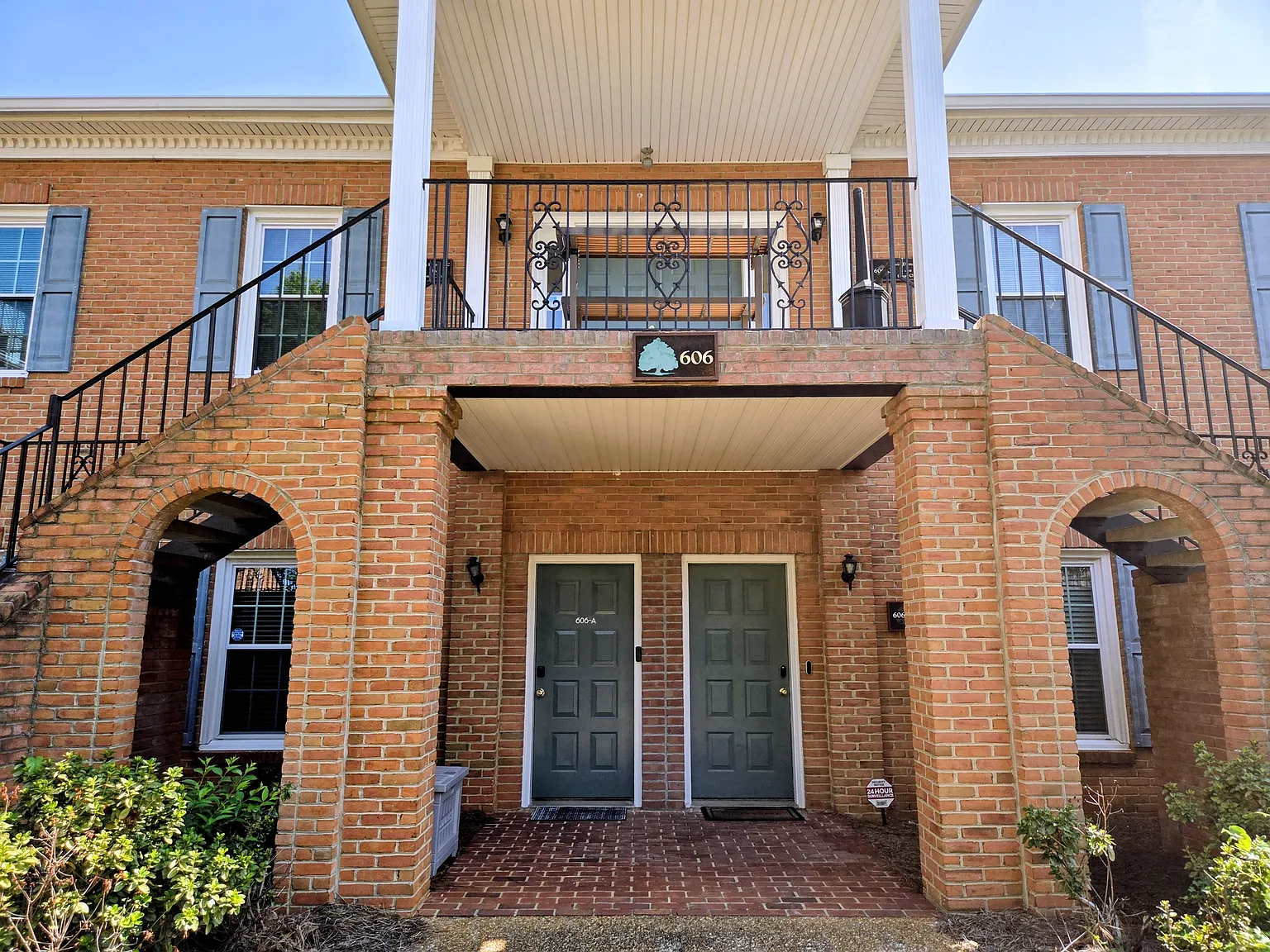 4 bed, 1000 sqft, $1,100 — Photo 3