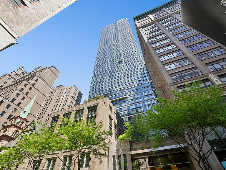 125 W 31st St #45C — Photo 23