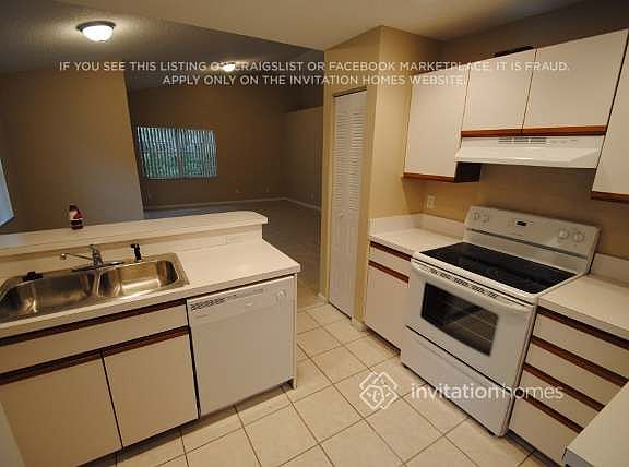 5th image of 2960 Tall Oak Ct