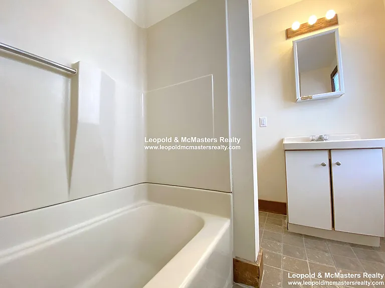 15 Sanborn St #15 — Photo 10