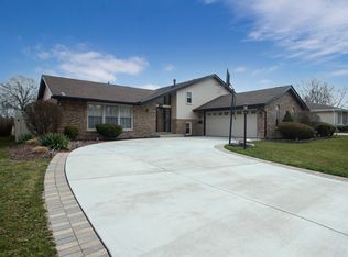 231 S Champlain Ave, Glenwood, IL 60425
