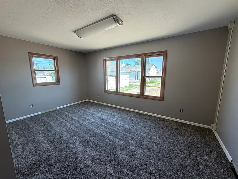 322 W Cloud St — Photo 7