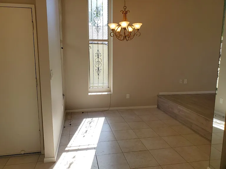 1504 Bobwhite Ln — Photo 3