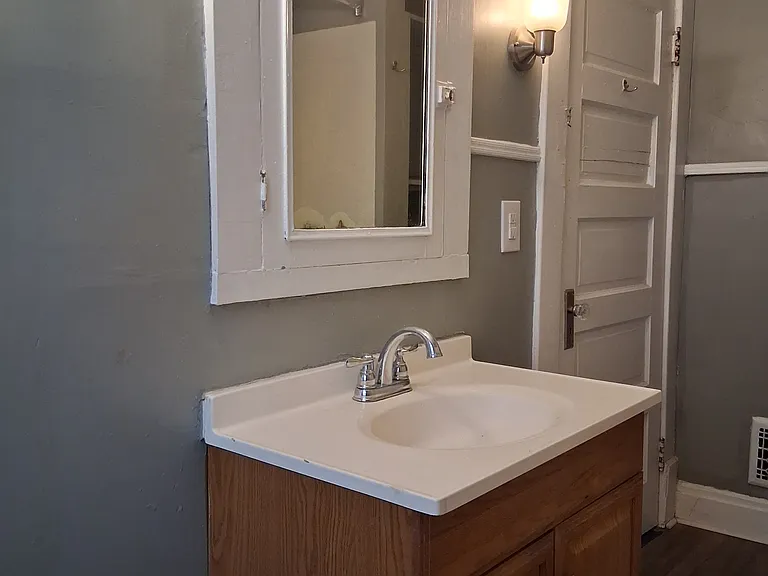2297 1/2 Indianola Ave #2 — Photo 3