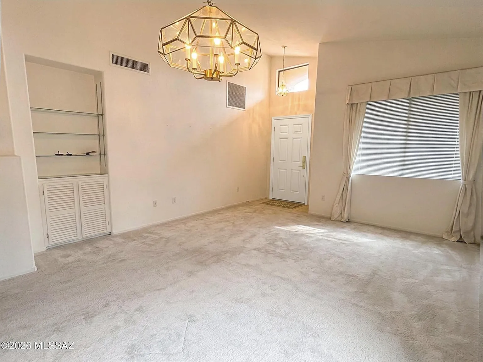3 bed, 2.0 bath, 1386 sqft, $1,700 — Photo 2
