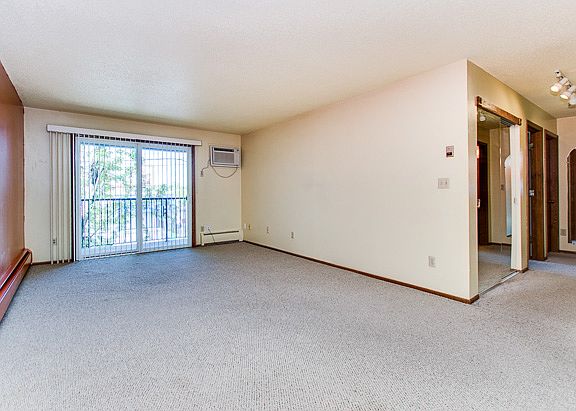 4th image of 1 Lake St W #201