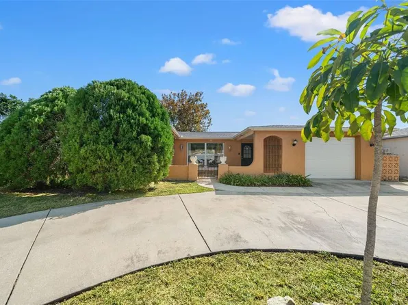7010 Westcott Dr, Port Richey, FL 34668