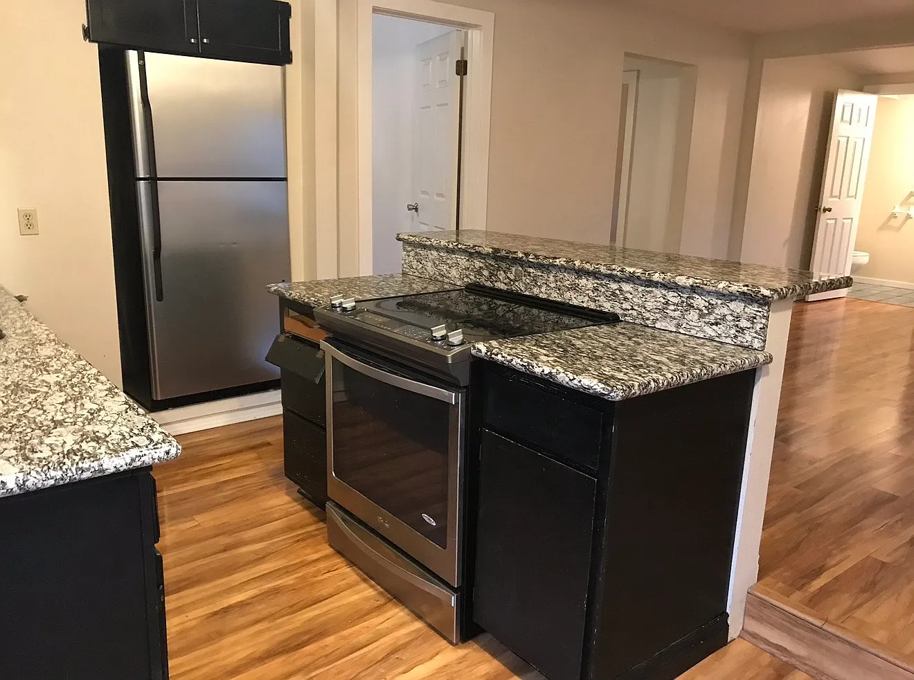 2 bed, 1.5 bath, 1180 sqft, $2,600 — Photo 3