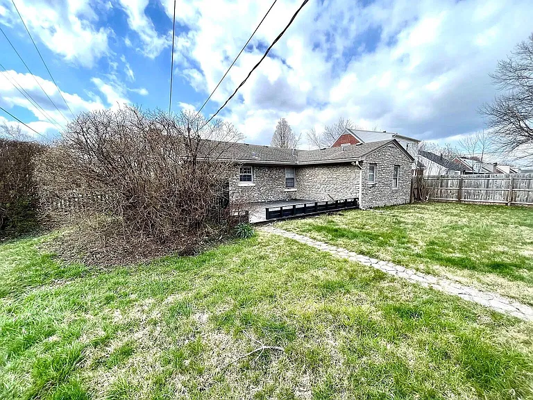 451 Bob O Link Dr — Photo 3