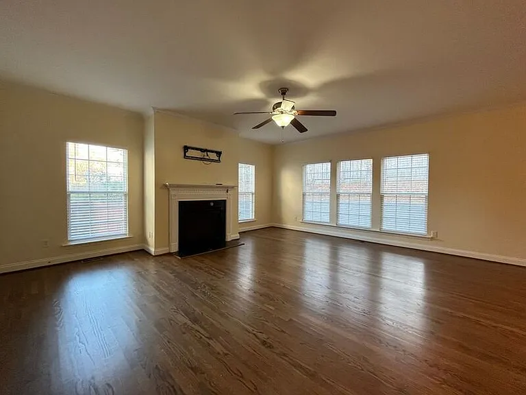8700 Gooch Ct — Photo 7