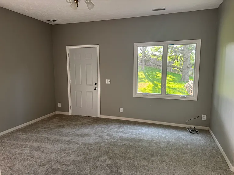 16728 Leavenworth Cir — Photo 47