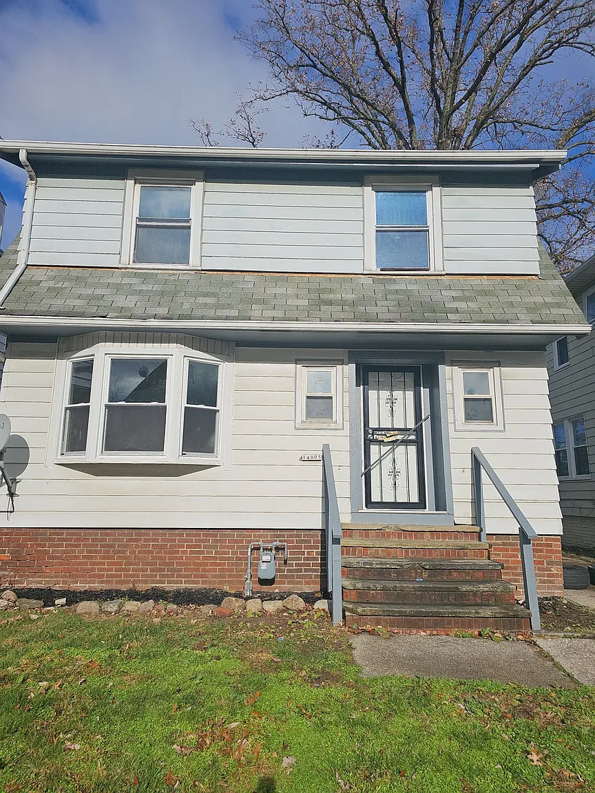 14005 Northfield Ave photo 1