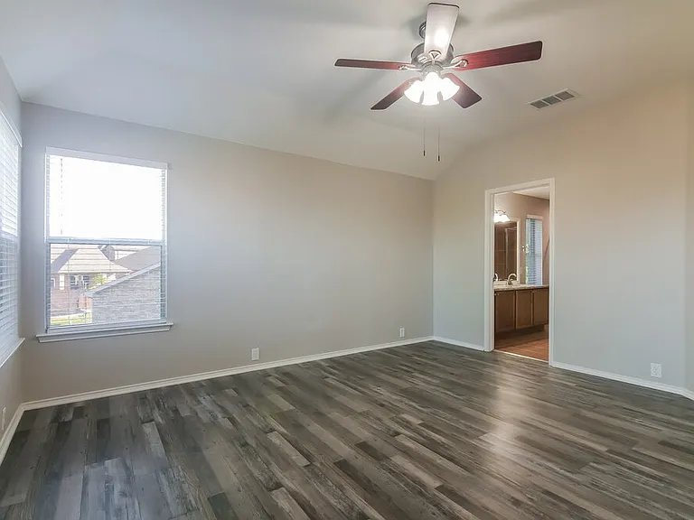 1006 Zachary Dr — Photo 12