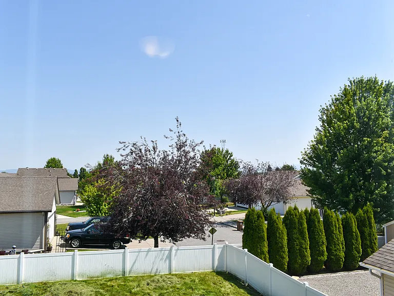 9104 N Elm St — Photo 11