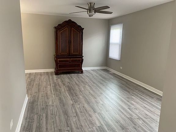 3rd image of 247 Coventry Ct
