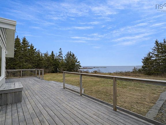 2nd image of 19 Long Point Rd