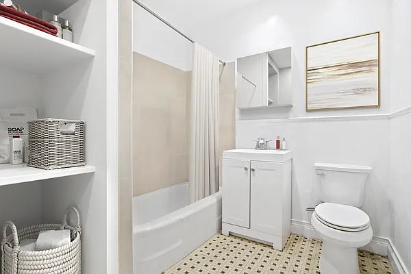 Rented by Douglas Elliman | media 14