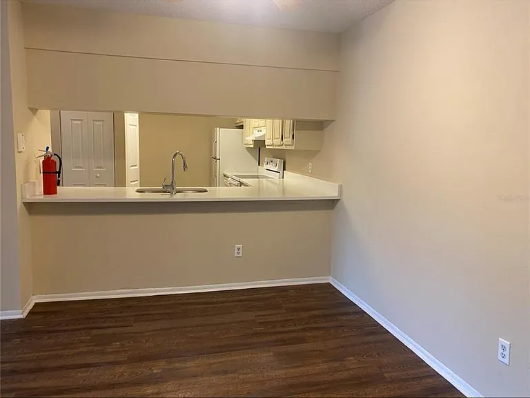 670 Kenwick Cir #204 — Photo 12