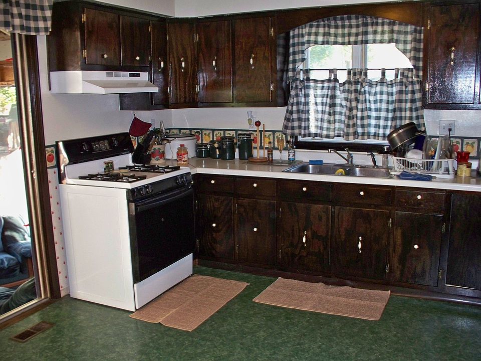 kitchen with sliding glassdoors